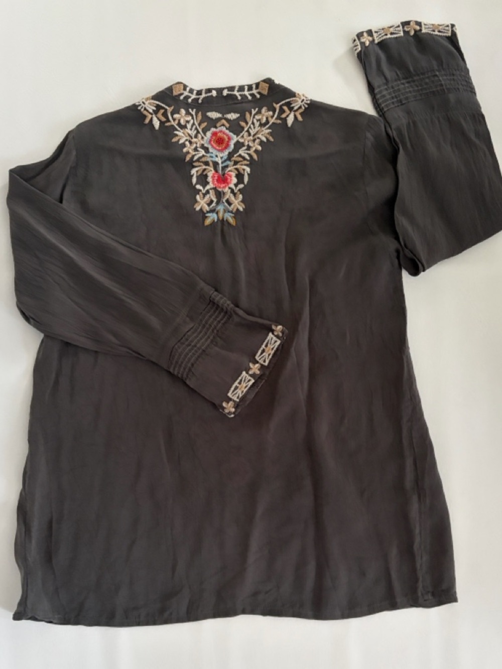 JOHNNY WAS Shirt Tunic Embroidered Boho Blouse Top Gray Small - Picture 14 of 15